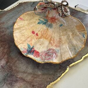 NEW 5” Decoupage Shell Trinket Dish Bow Jewelry Embellishment Hand Made